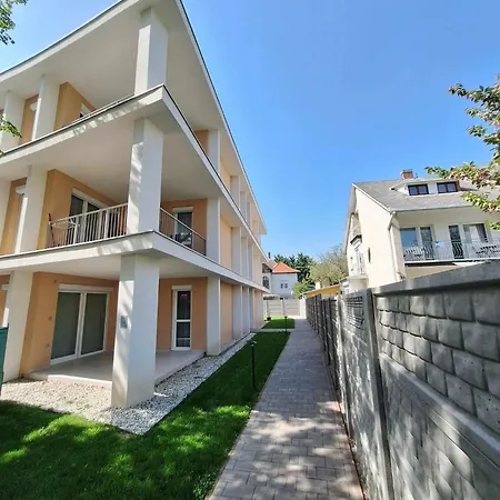 Víztükör Apartman *